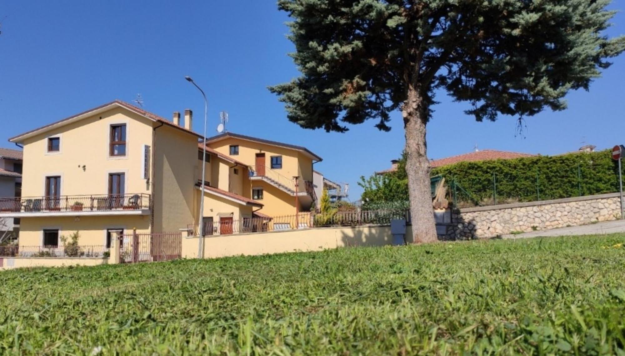 Complesso Turistico Aurora - Camere B&B Poggio Picenze Bagian luar foto